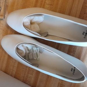 Women's Leather pump  8.5